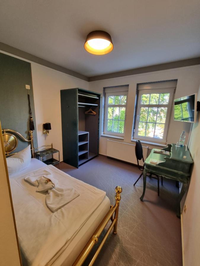 Haus Hennesburg, Garni 2*